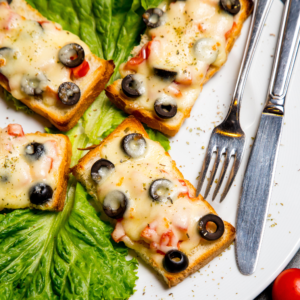 Garlic Bread With Cheese & Mushroom Or Onion